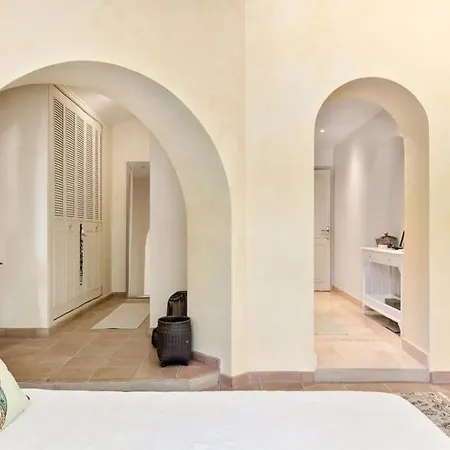 Eden Roc Tatil Evi *