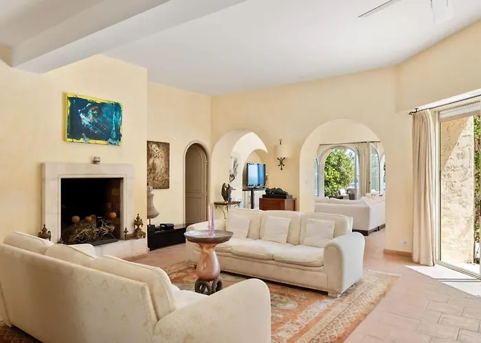 Eden Roc Hébergement de vacances