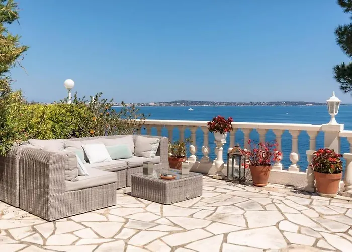 Eden Roc Hébergement de vacances *